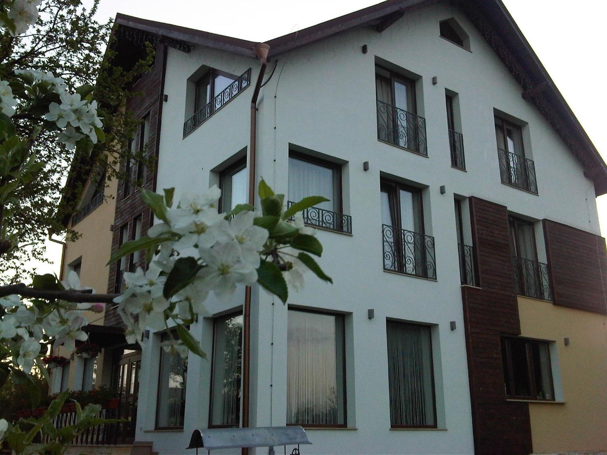Stupina Hotel Brasov Ngoại thất bức ảnh